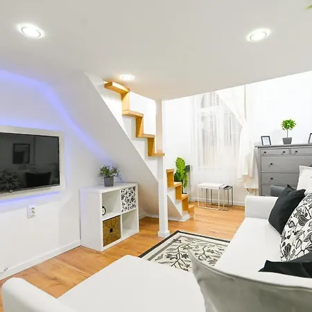 Charming Apartment In Damjanich Str., Lucas Budapest Exterior photo