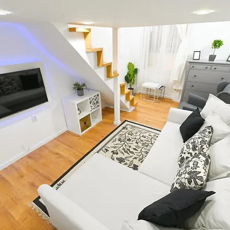 Charming Apartment In Damjanich Str., Lucas Budapest Exterior photo