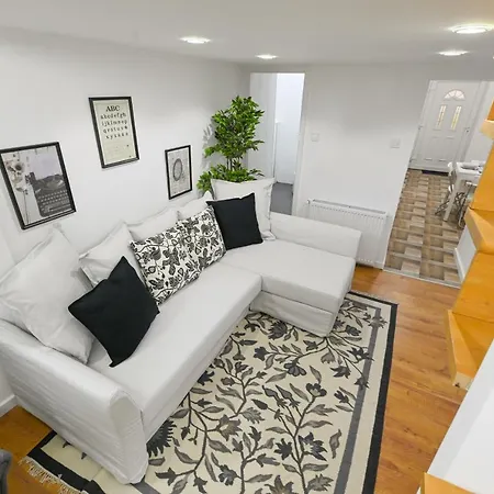 Charming Apartment In Damjanich Str., Lucas Budapest Exterior photo
