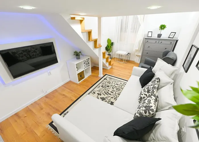 Charming Apartment In Damjanich Str., Lucas