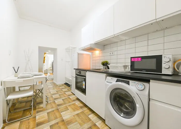 Charming Apartment In Damjanich Str., Lucas