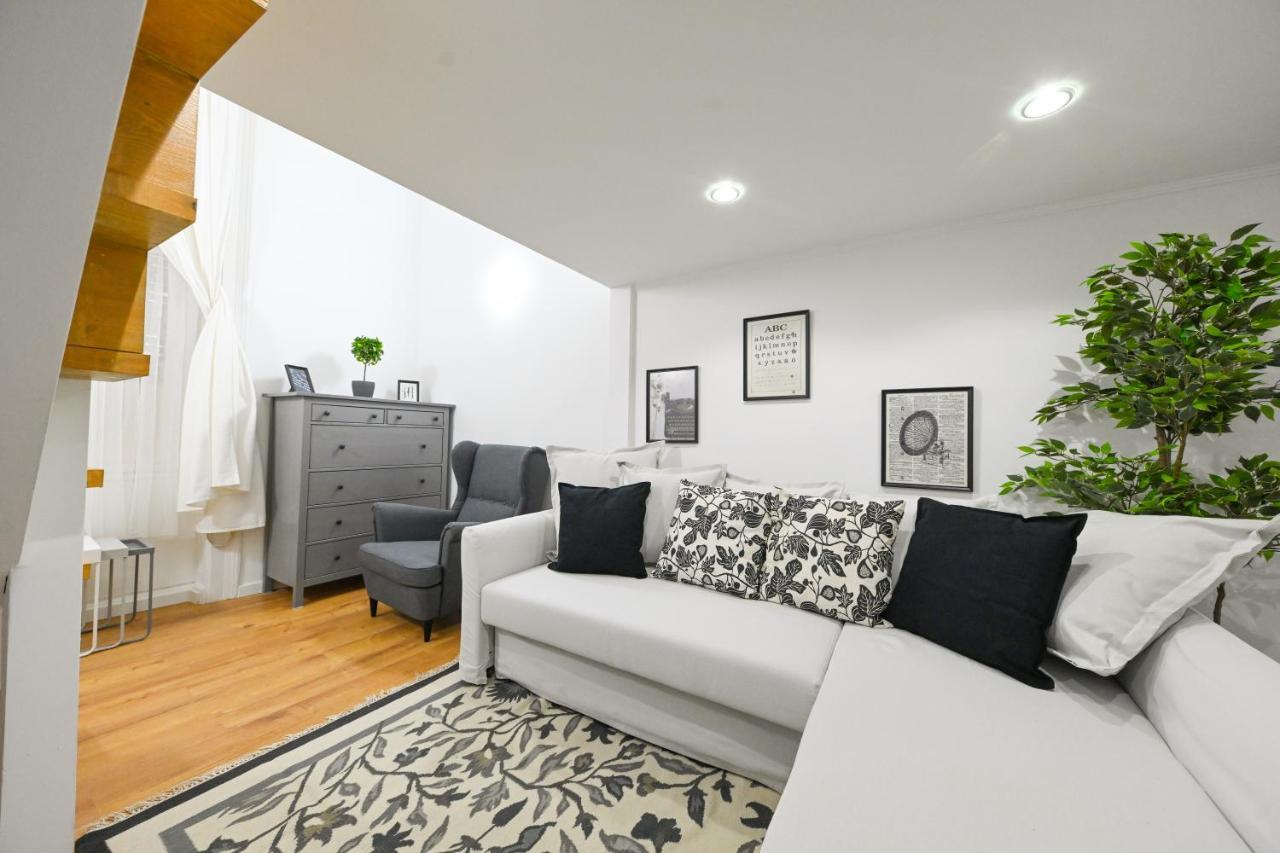 Apartment Charming In Damjanich Str., Lucas *
